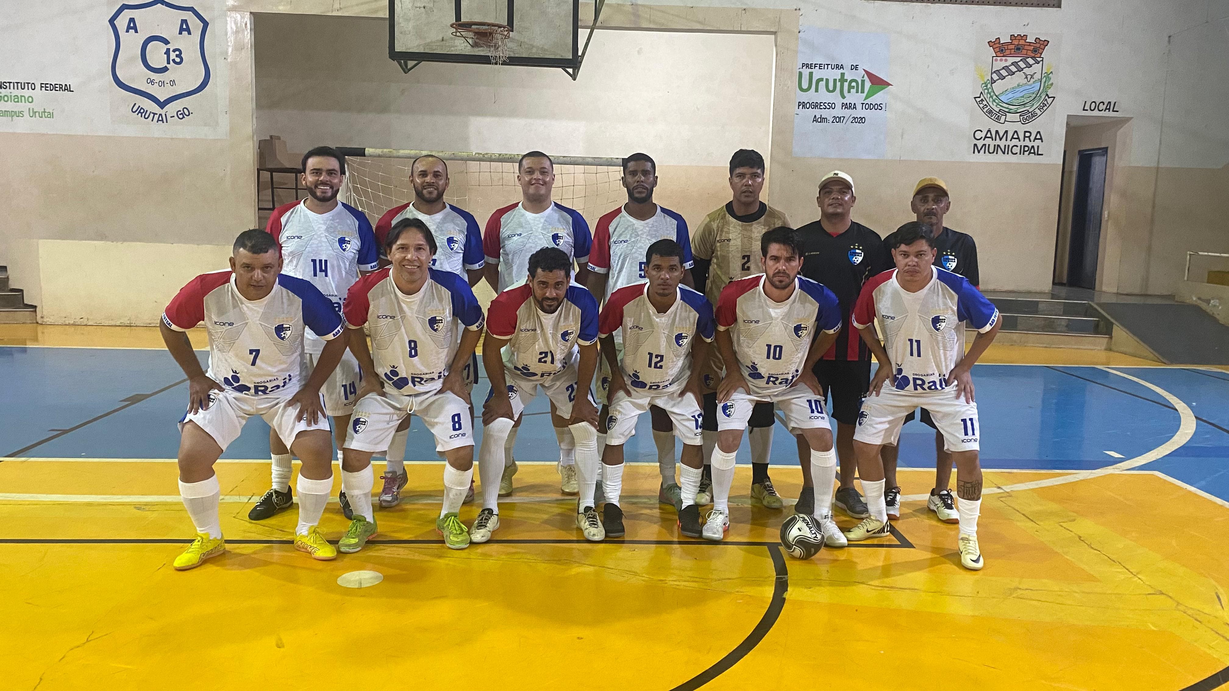 ​TIME DE LEOPOLDO DE BULHÕES ESTREOU BEM NO CAMPEONATO REGIONAL DE FUTSAL DE URUTAI