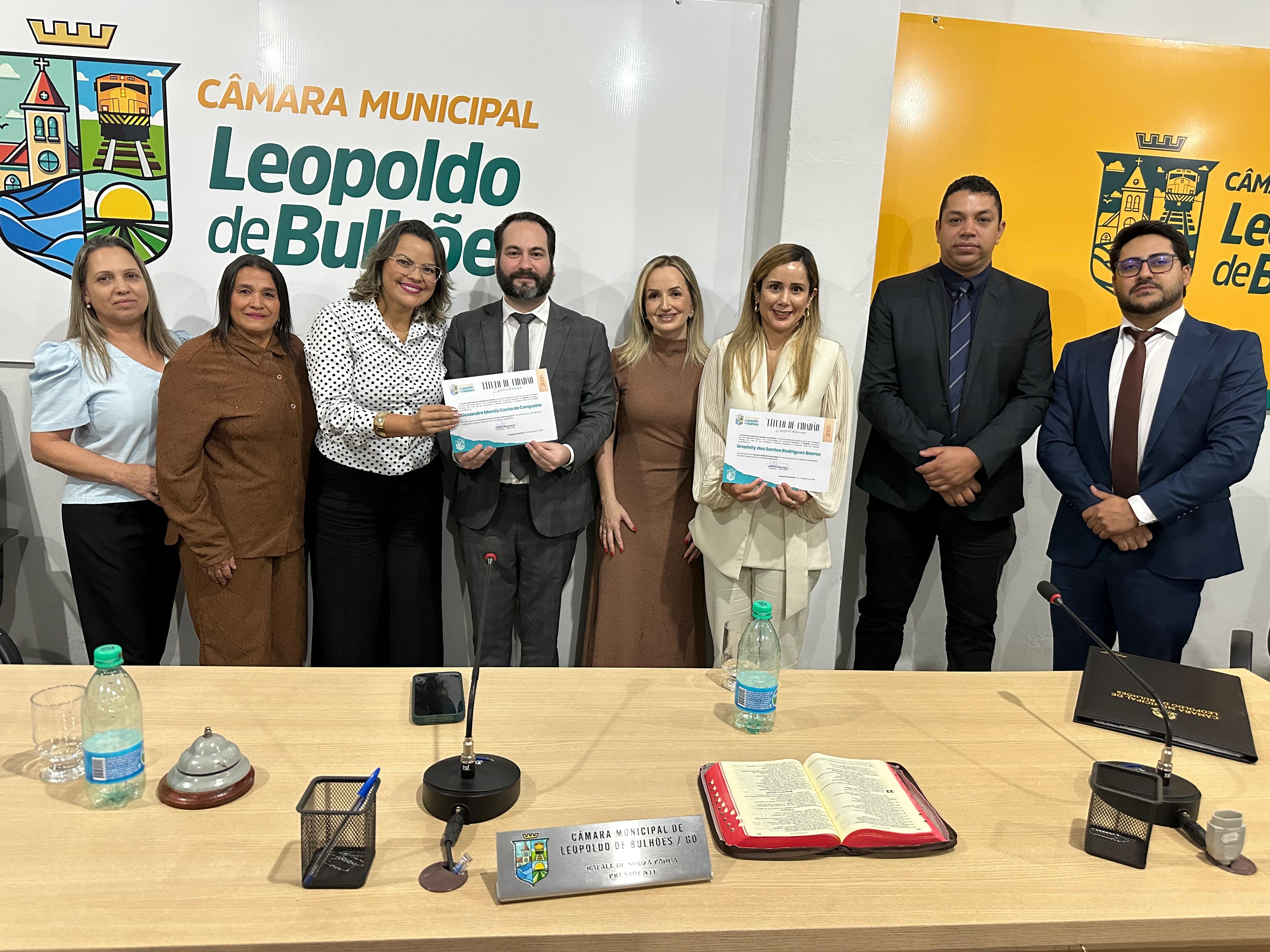 ​CÂMARA DE VEREADORES DE LEOPOLDO DE BULHÕES CONCEDE TÍTULO DE CIDADANIA LEOPOLDENSE